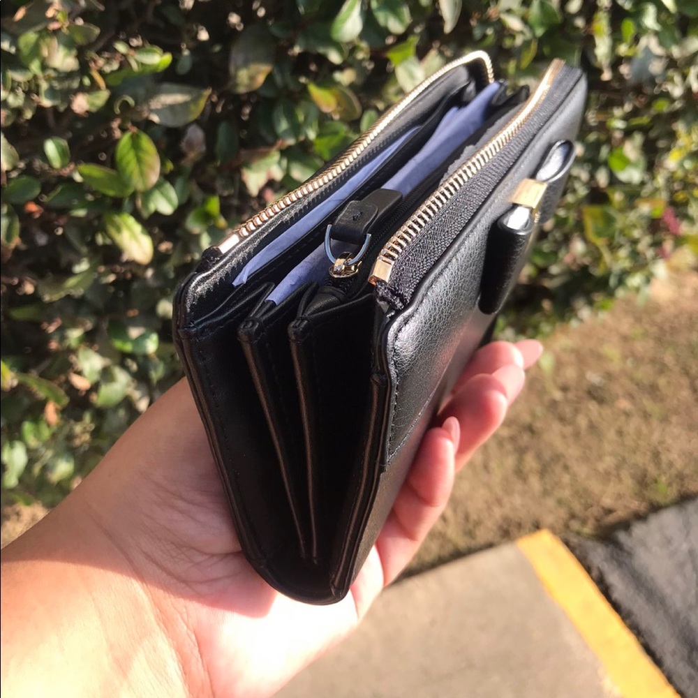 Kate Spade Nisha, Renny Drive Wallet - Picture 2 of 4